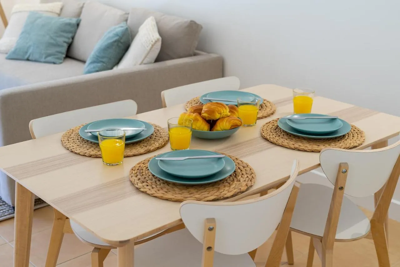 Salgados Sunny Beach Apt - 7 Min Walk From Beach Guia