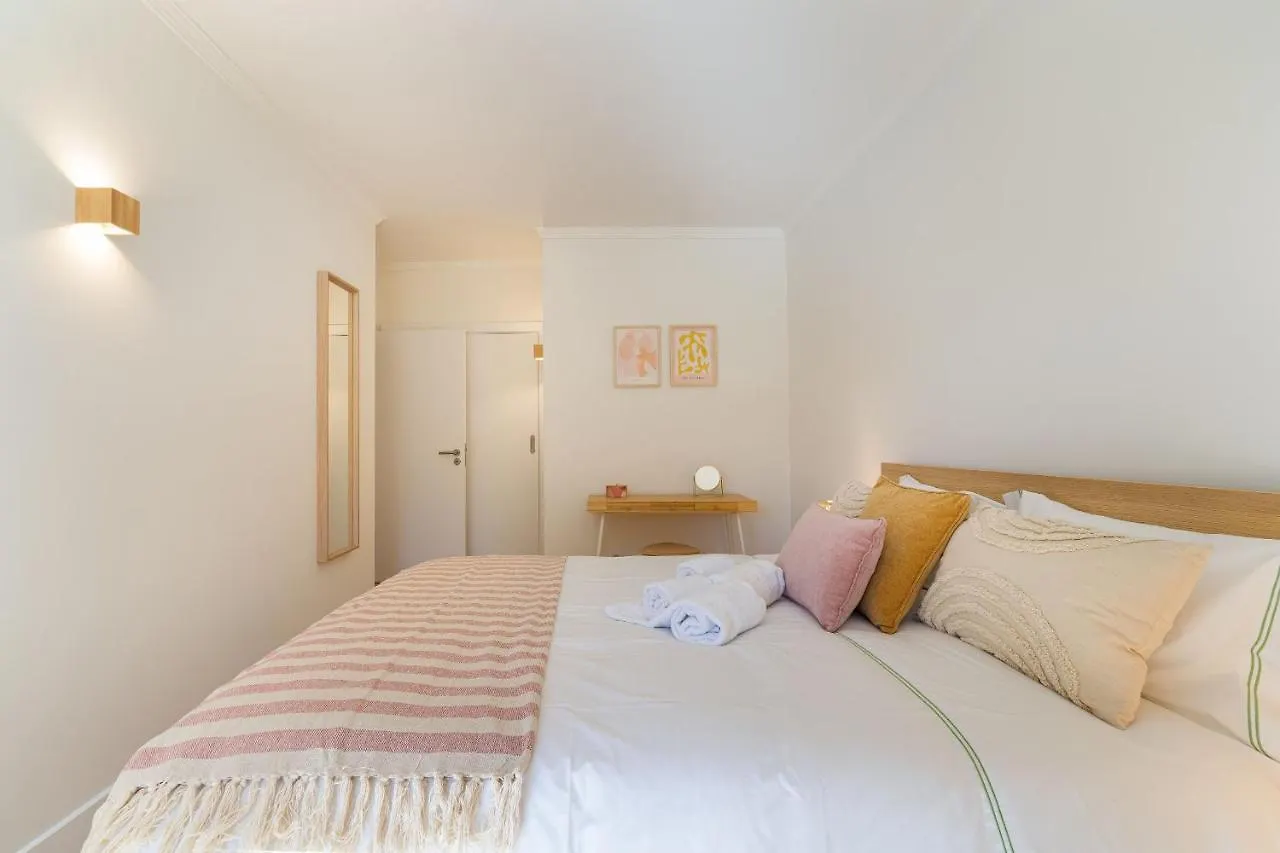 Salgados Sunny Beach Apt - 7 Min Walk From Beach Guia  Apartment Guia (Faro)