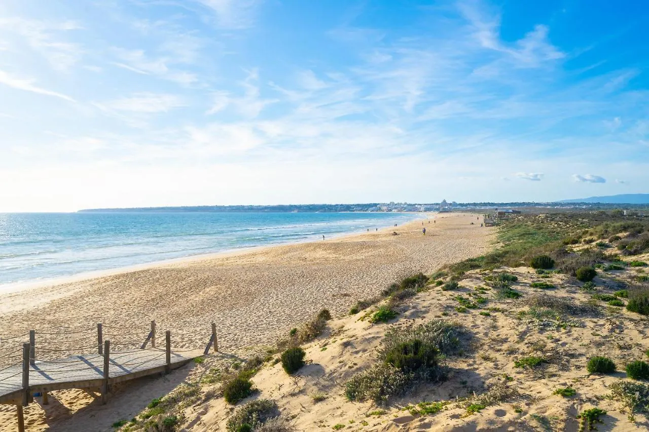 Salgados Sunny Beach Apt - 7 Min Walk From Beach Guia  Guia (Faro)