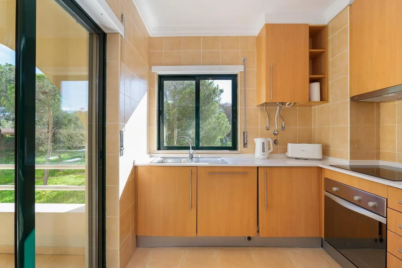 Salgados Sunny Beach Apt - 7 Min Walk From Beach Guia  0*, Guia (Faro)
